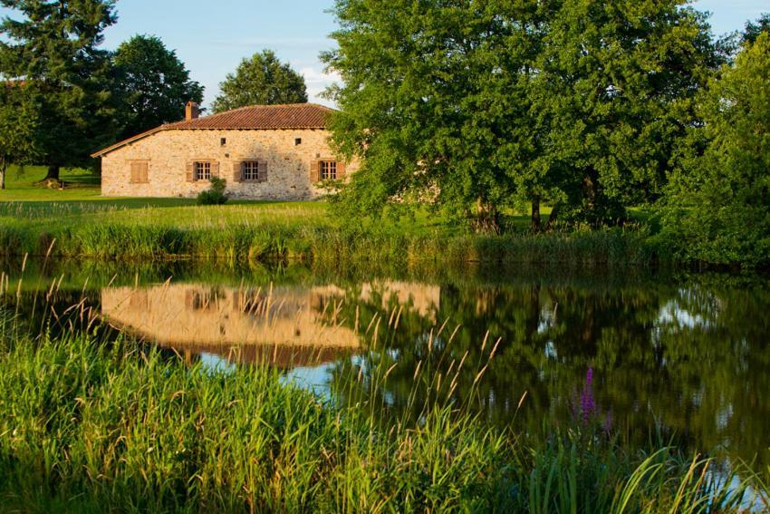 Hotel Domaine Des Etangs, Auberge Resorts Collection Massignac Exterior foto
